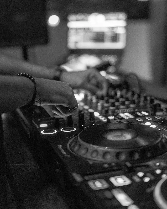 DJ residente en Confessions Cancún y Tulum