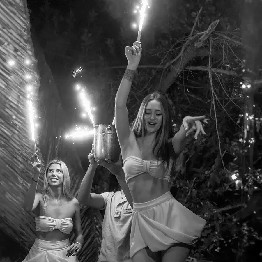 Lounge y disco en Confessions Cancún y Tulum