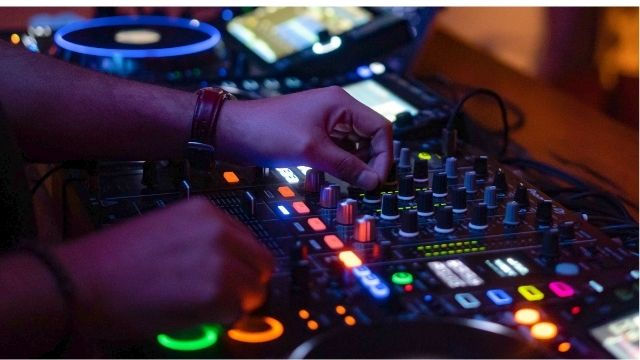 Confessions Cancun: Nightclub, Music and Mixology in the Hotel Zone